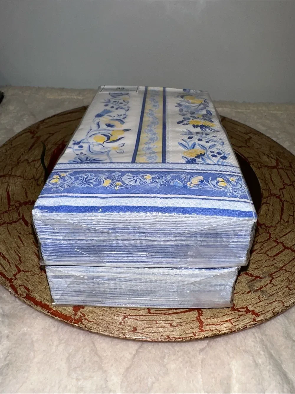 White Blue Yellow Gold Lemon Floral Vines  Fl Set of 32 x 2 Guest Size Towels